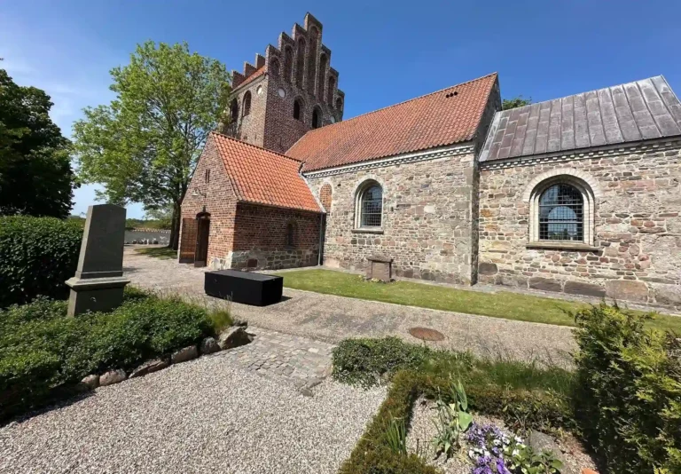 Kirke Værløse Kirke i Værløse til begravelse og kirkelig ceremoni