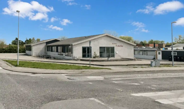 Skovlunde Frikirke i Skovlunde til ceremoni og begravelse udenfor Folkekirken