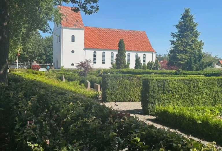 Ansgarkirken i Hedehusene ved kirkelig begravelse og bisættelse