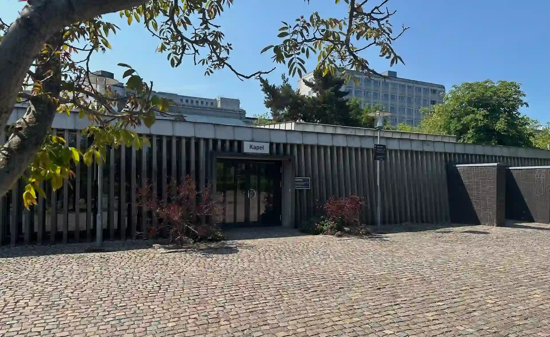 Bedemand i Glostrup ved Glostrup Hospitals Kapel