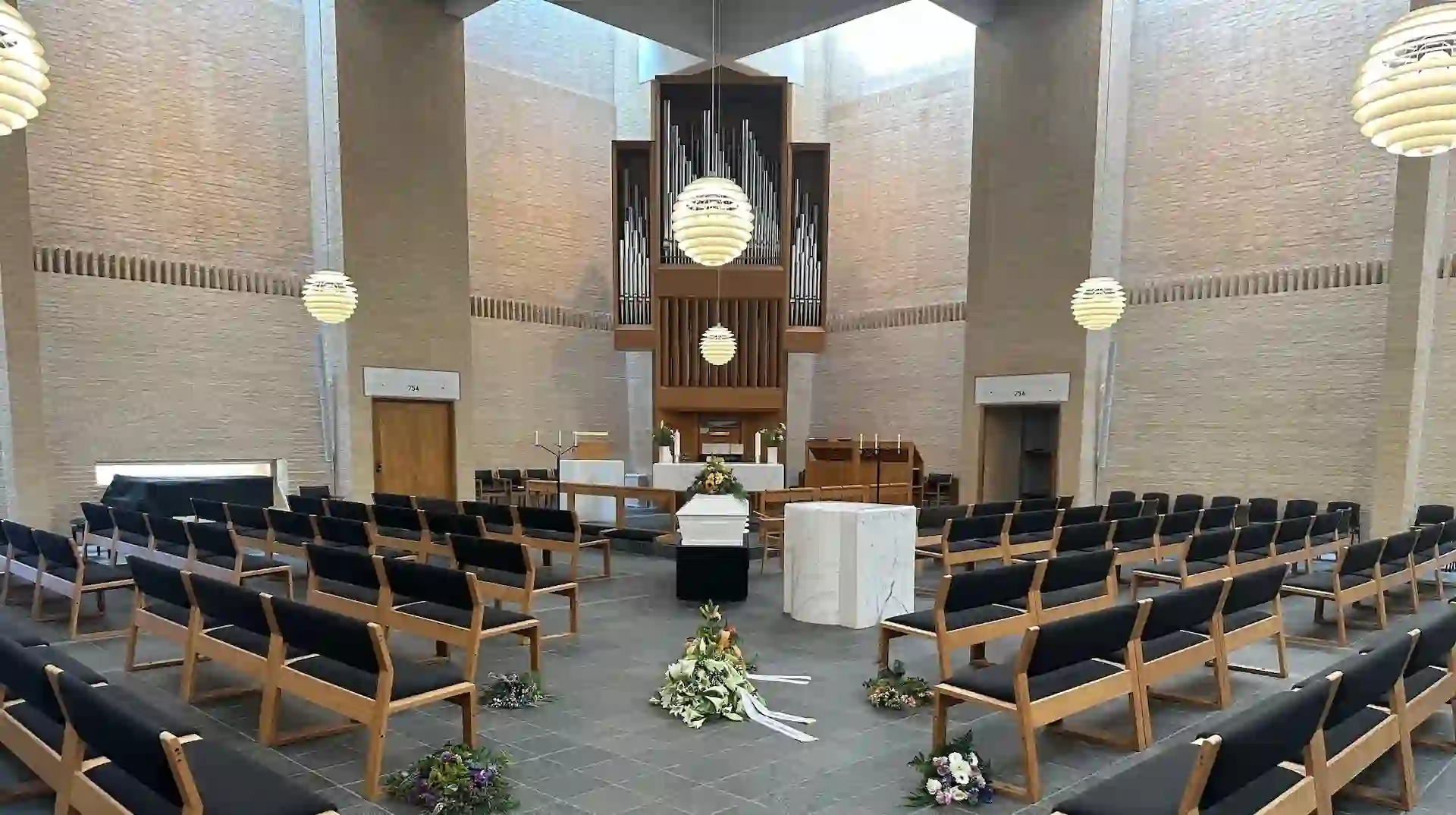 Begravelse i Stavnsholtkirken indenfor